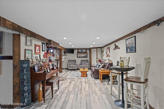 15 Sands Point Drive, Toms River, NJ 08755