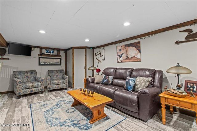 15 Sands Point Drive, Toms River, NJ 08755
