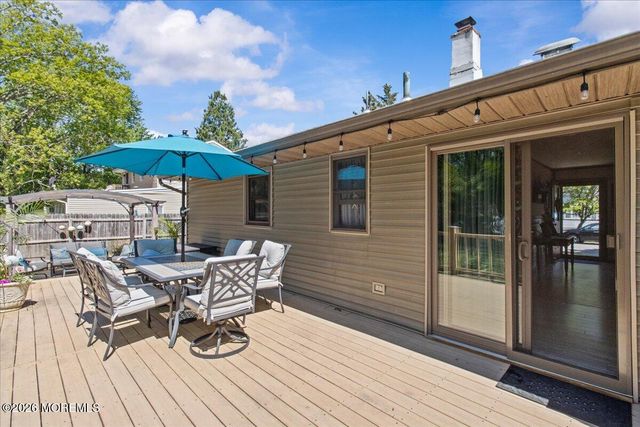 15 Sands Point Drive, Toms River, NJ 08755