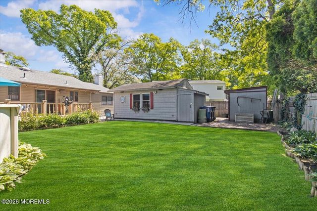 15 Sands Point Drive, Toms River, NJ 08755