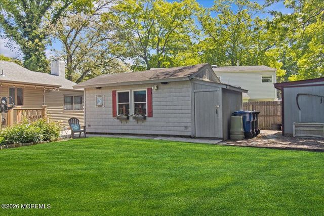 15 Sands Point Drive, Toms River, NJ 08755