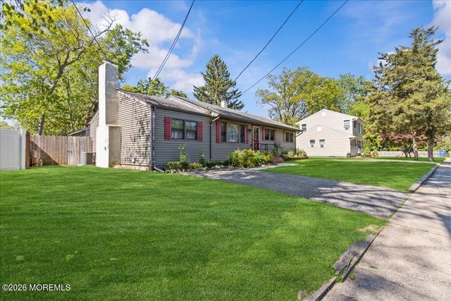 15 Sands Point Drive, Toms River, NJ 08755