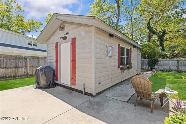 15 Sands Point Drive, Toms River, NJ 08755