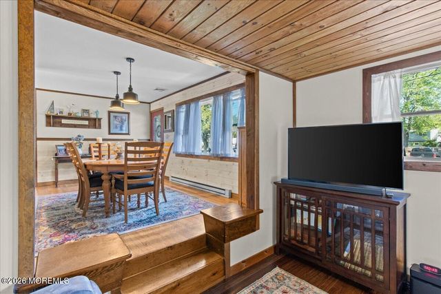 15 Sands Point Drive, Toms River, NJ 08755