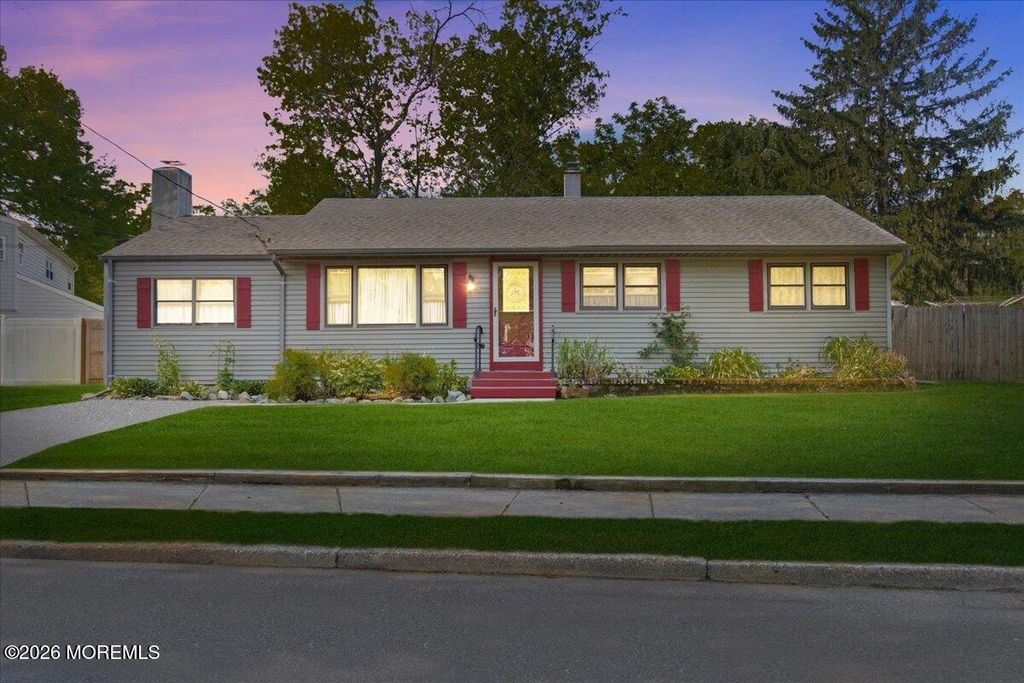 15 Sands Point Drive, Toms River, NJ 08755