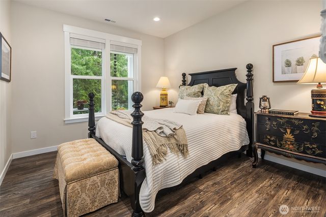 50 E Eastwood Lane, Union, WA 98592