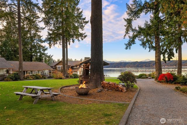 50 E Eastwood Lane, Union, WA 98592