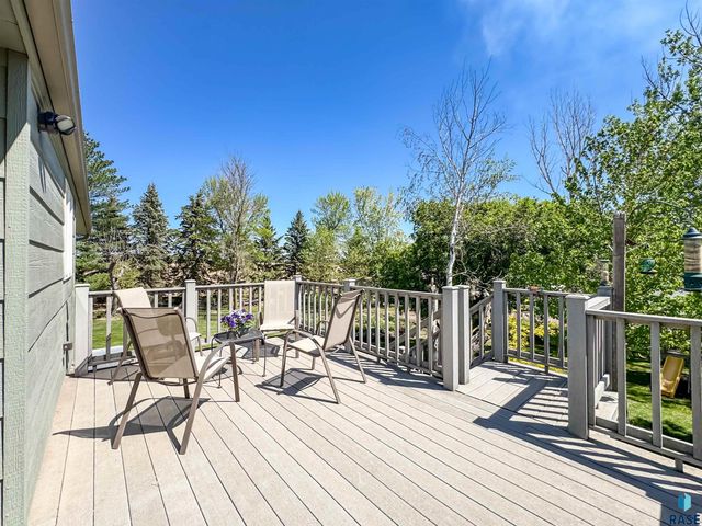 8704 E 38th St Street, Sioux Falls, SD 57110
