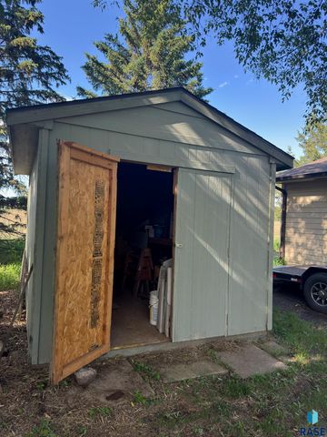 8704 E 38th St Street, Sioux Falls, SD 57110