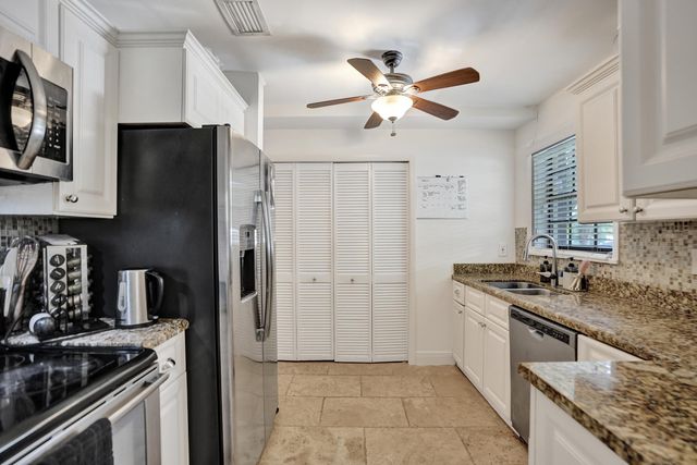 905 SE 12th Court 16, Fort Lauderdale, FL 33316