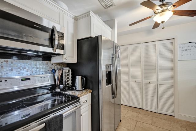 905 SE 12th Court 16, Fort Lauderdale, FL 33316