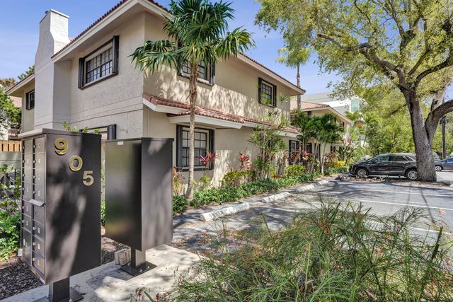 905 SE 12th Court 16, Fort Lauderdale, FL 33316