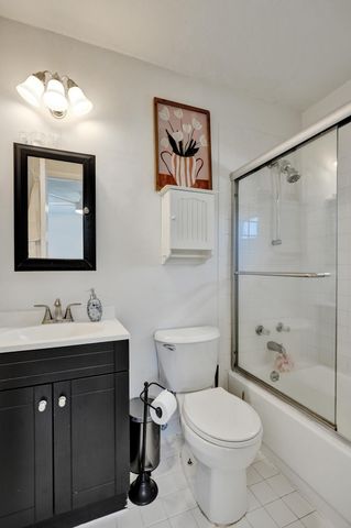 905 SE 12th Court 16, Fort Lauderdale, FL 33316