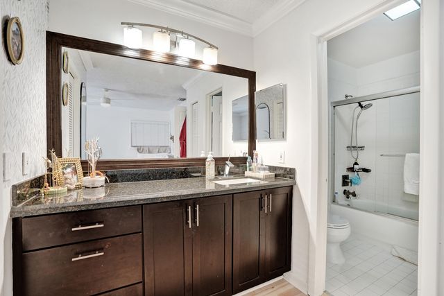 905 SE 12th Court 16, Fort Lauderdale, FL 33316