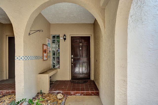 905 SE 12th Court 16, Fort Lauderdale, FL 33316