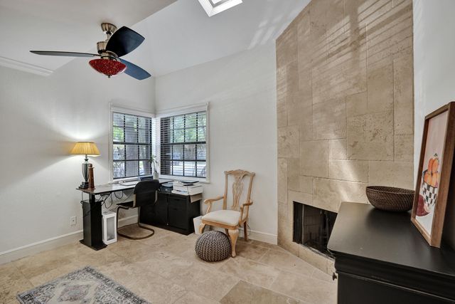 905 SE 12th Court 16, Fort Lauderdale, FL 33316