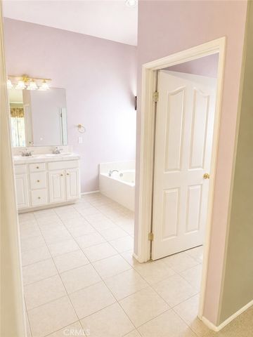 13104 Angeles Trail Way, Sylmar, CA 91342
