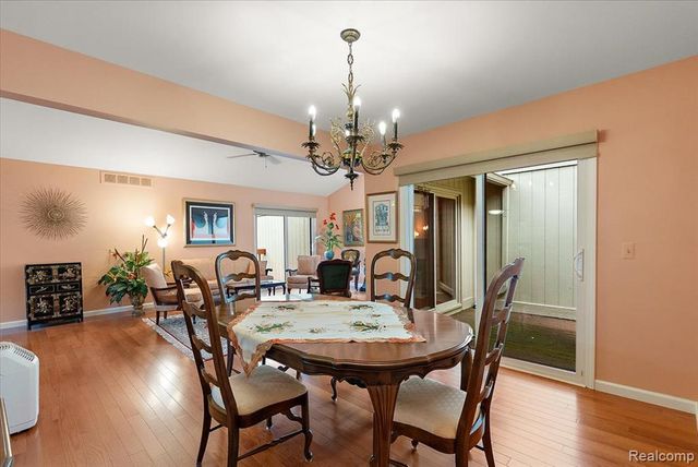 5515 Walnut Circle 42, West Bloomfield, MI 48322
