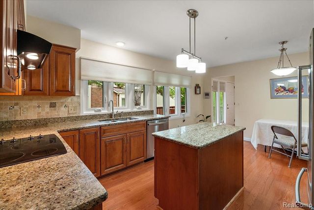 5515 Walnut Circle 42, West Bloomfield, MI 48322
