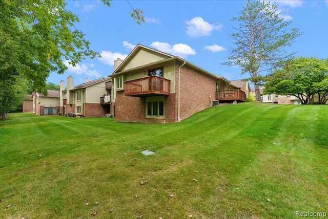 5515 Walnut Circle 42, West Bloomfield, MI 48322