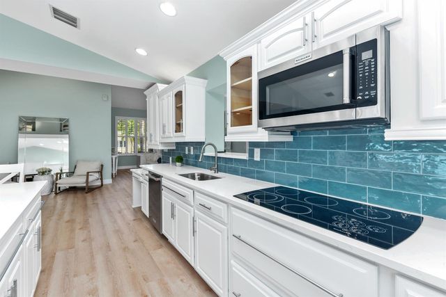 490 Mars Way, Juno Beach, FL 33408