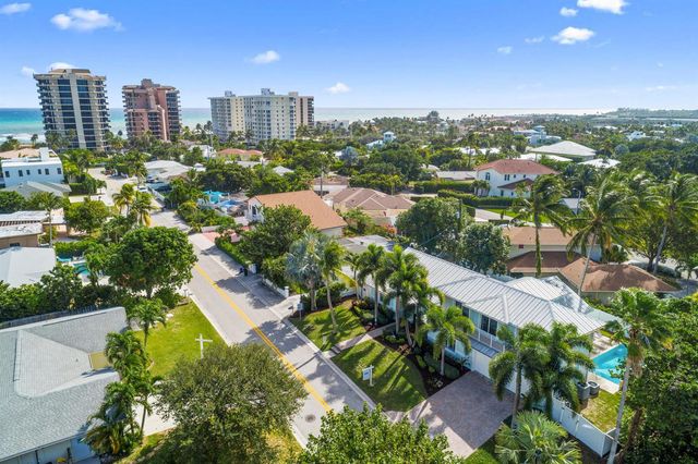 490 Mars Way, Juno Beach, FL 33408