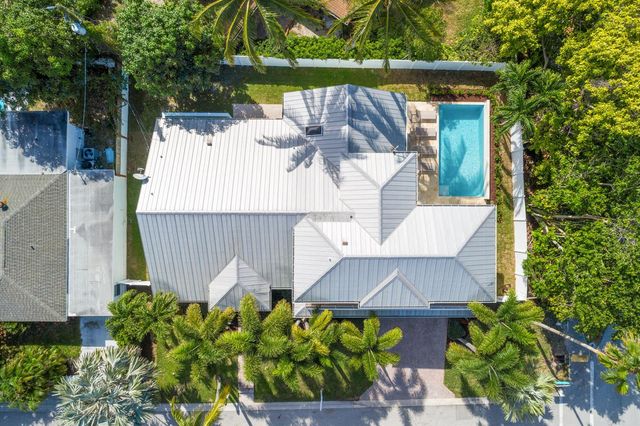 490 Mars Way, Juno Beach, FL 33408