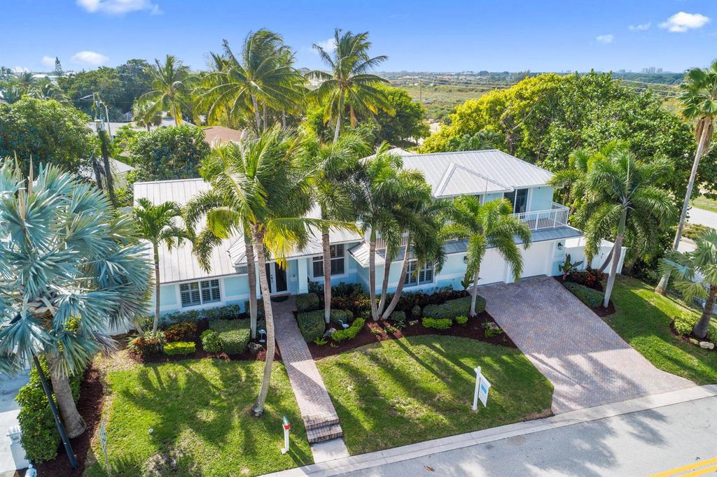 490 Mars Way, Juno Beach, FL 33408