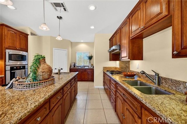 39475 Bruce Lane, Temecula, CA 92592