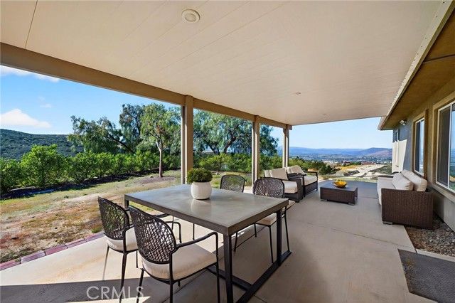 39475 Bruce Lane, Temecula, CA 92592