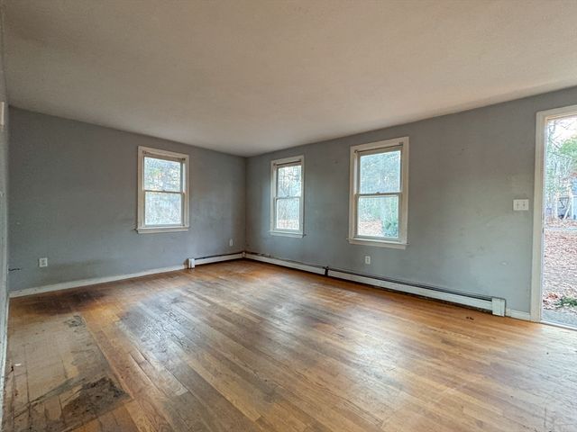 111 Snow St, Hanson, MA 02341