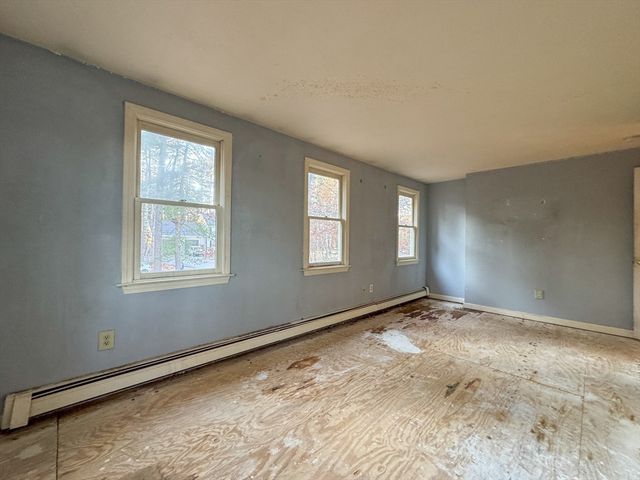 111 Snow St, Hanson, MA 02341