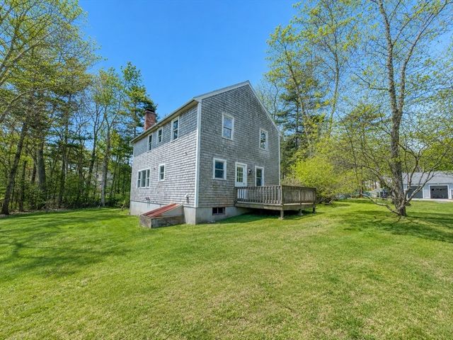 111 Snow St, Hanson, MA 02341