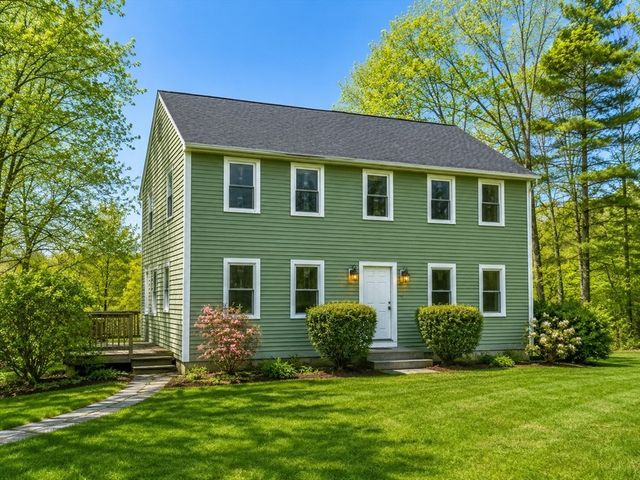 111 Snow St, Hanson, MA 02341