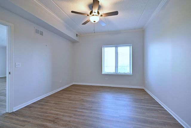 855 E 22nd Street 313, Lombard, IL 60148