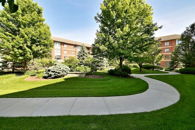 855 E 22nd Street 313, Lombard, IL 60148