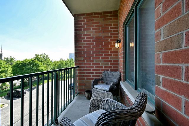 855 E 22nd Street 313, Lombard, IL 60148