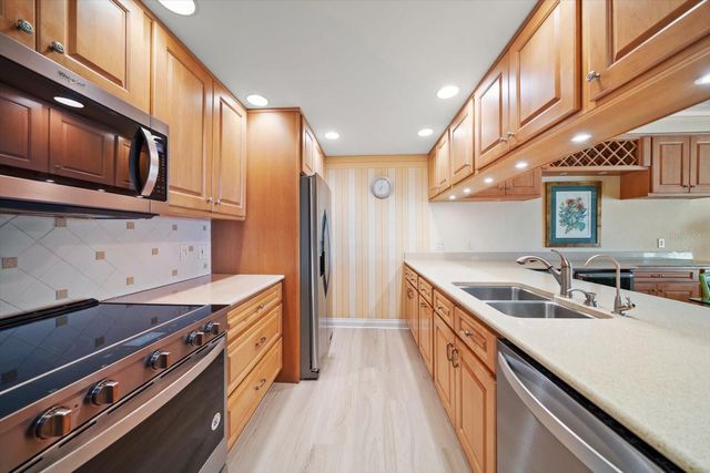 2300 GULF BOULEVARD D1, Belleair Beach, FL 33786