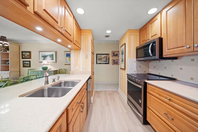 2300 GULF BOULEVARD D1, Belleair Beach, FL 33786