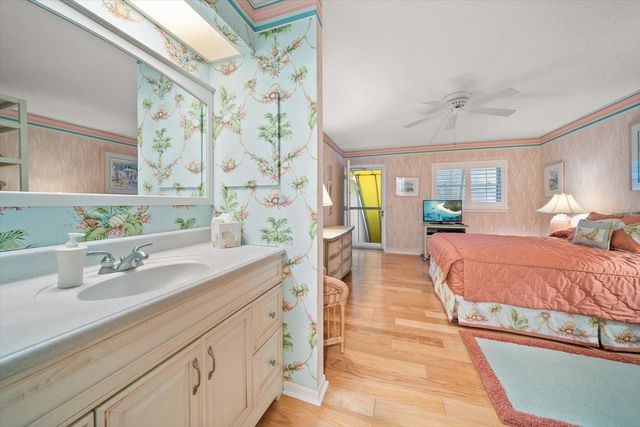 2300 GULF BOULEVARD D1, Belleair Beach, FL 33786