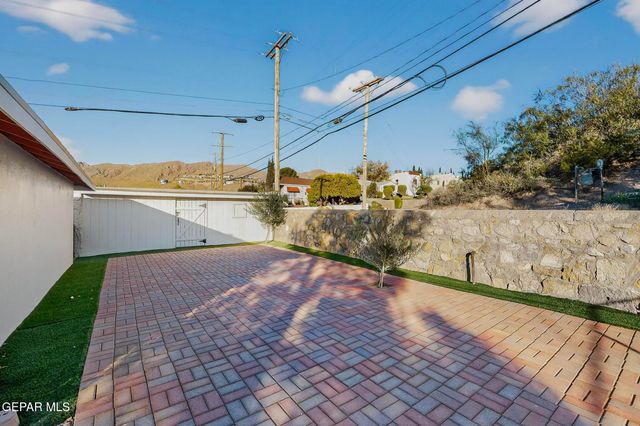 3224 N Stanton Street, El Paso, TX 79902