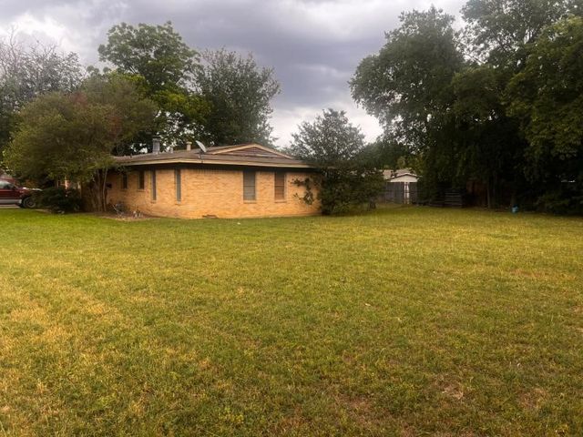 7904 Lazy Lane Road, North Richland Hills, TX 76180