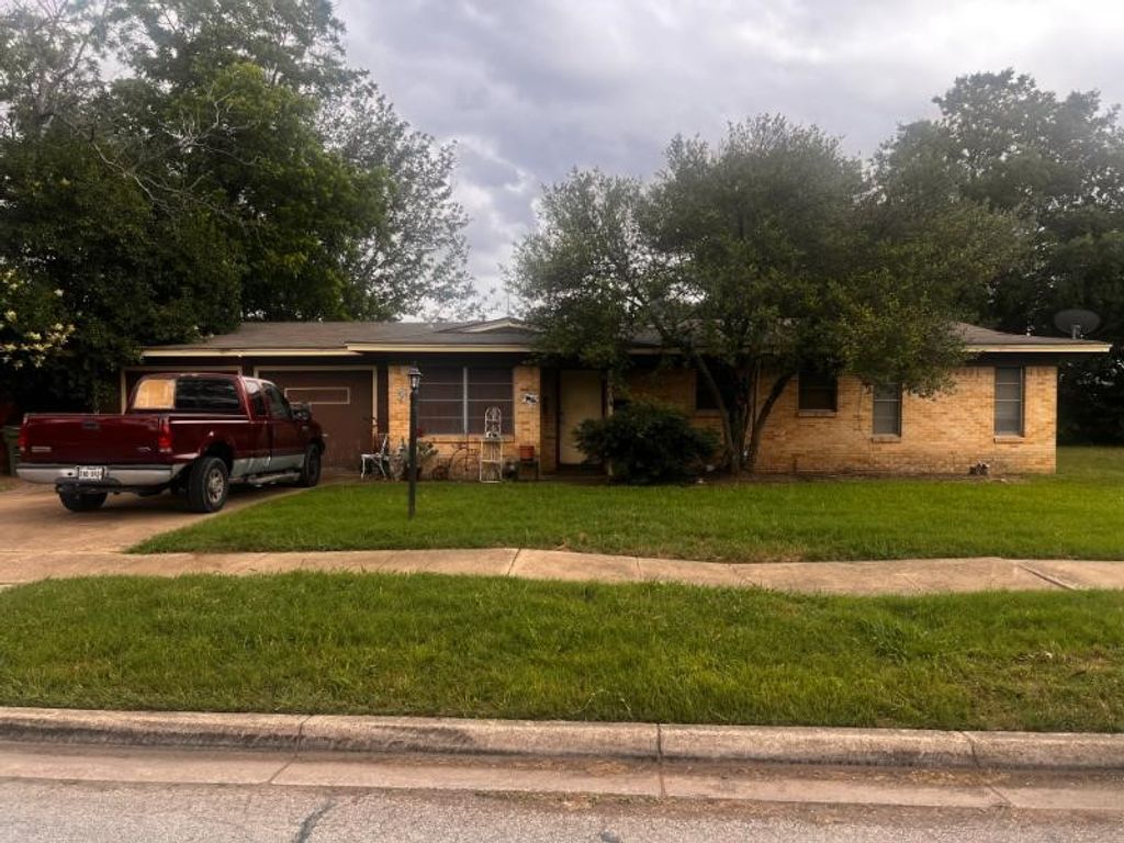 7904 Lazy Lane Road, North Richland Hills, TX 76180