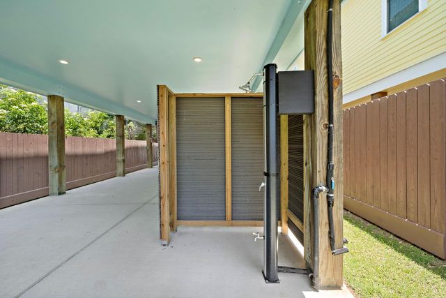 2301 67th Street, Galveston, TX 77551