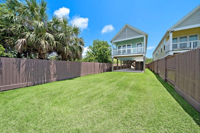 2301 67th Street, Galveston, TX 77551