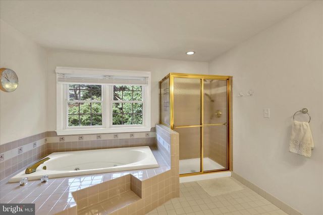 510 RIDGEVIEW DR, Hockessin, DE 19707