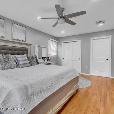 6 Morningside Drive, Old Bridge, NJ 08857