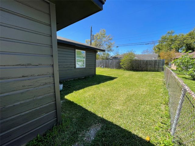 221 Rochelle, Richmond, TX 77469