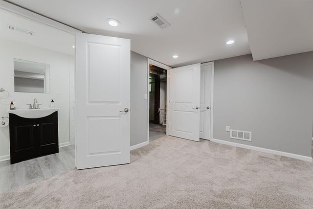 72 Garden Road, Columbus, OH 43214