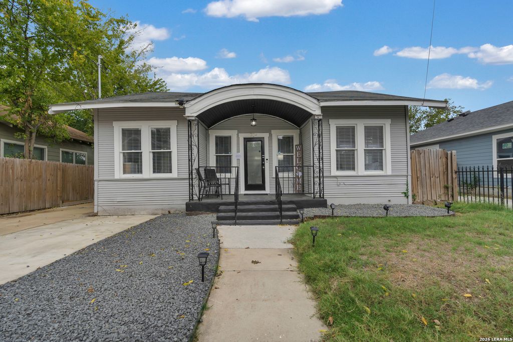704 Cuney, San Antonio, TX 78210